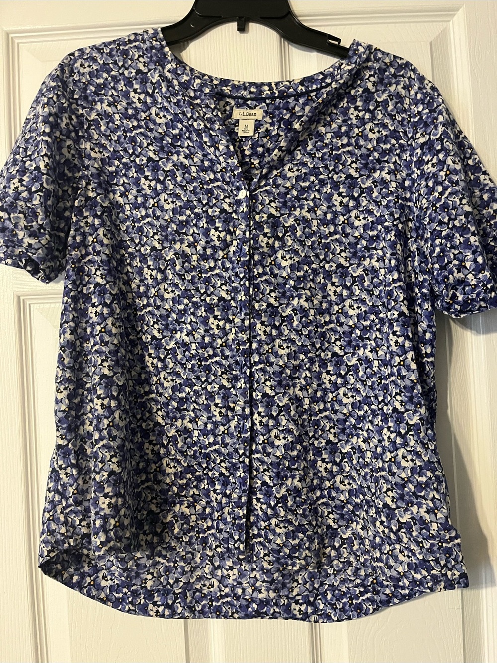 L.L. Bean Blue and White Floral Short Sleeve Button-Front Blouse